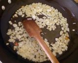 A picture of step 2 of Fried mushrooms in rice #AuthorMarathon.
