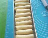 Foto langkah ke 6 dari resep Roti keset susu....lembut halus enaaak banget.