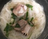 Hình bước làm 3 của món Bún gạo sườn non