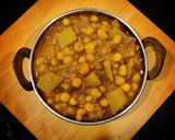A picture of step 4 of Lauki matar curry.