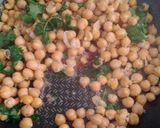 Foto del paso 2 de la receta: Garbanzos con curry verde
