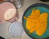 Gambar langkah 1 resipi Mangga Sagu Berkrim.