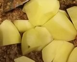A picture of step 5 of Qeema aloo.