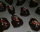 Foto langkah ke 4 dari resep Kurma coklat isi elmer glaze.