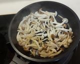 菇菇炒冬粉的食譜步驟4照片