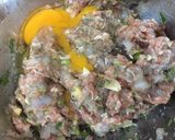 รูปขั้นตอนการทำที่ 4 ของ เกี๊ยวกรอบกุ้งหมูไส้ทะลัก🦐🐷
