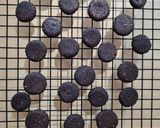 Foto del paso 4 de la receta: Mini galletitas de cacao alcalino natural