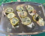 Une image de l'étape 10 de Filets de dorade à l’ail frais mariné, citron vert et coriandre.