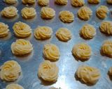 Foto langkah ke 3 dari resep Sagu Keju cookies.