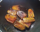 A picture of step 4 of Dahi baigan.