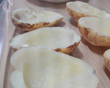 Foto del paso 4 de la receta: Patatas rellenas de gambas