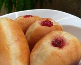 A picture of step 6 of Jam filled doughnuts.