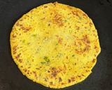 A picture of step 7 of Besan Ki Masaledar Khasta Roti 🫓.