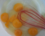 Foto langkah ke 3 dari resep Bolu Karamel (Sarang Semut).