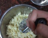 A picture of step 1 of Vada Pav.