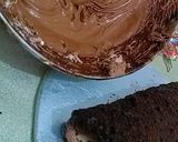 A picture of step 6 of Yummy chocolate ice cream cake.