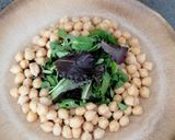 Foto del paso 6 de la receta: Ensalada de garbanzos y langostinos