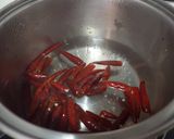 รูปขั้นตอนการทำที่ 3 ของ พริกทอดกรอบ รสหม่าล่า (麻辣香酥辣椒)