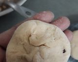 A picture of step 3 of Aloo stuffed puri.