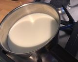 Une image de l'étape 2 de Flan pâtissier aux myrtilles pâte brisée au curaçao.