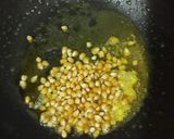 Foto langkah ke 2 dari resep Popcorn simple.