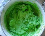 Foto langkah ke 4 dari resep Kue Semprit Ulat Daun Pisang (Happycall/Teflon).