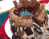 A picture of step 11 of Chocolate Drip cake.
