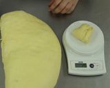 Foto langkah ke 3 dari resep Roti Manis.