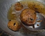 A picture of step 4 of Singara aata potato paties.