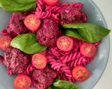 Une image de l'étape 1 de Boulettes veggie et Fusilli au ketchup de betterave.