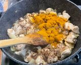 Une image de l'étape 9 de Poulet à la crème, champignons et épices.