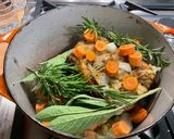 Une image de l'étape 14 de Rôti de porc mariné aux carottes et herbes aromatiques.