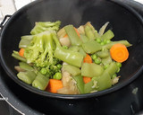 Foto del paso 4 de la receta: Menestra de verduras congeladas, con tomate