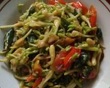 Foto langkah ke 4 dari resep Tumis bunga pepaya.