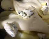 Foto del paso 2 de la receta: Papas con cinco quesos