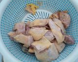 Hình bước làm 1 của món Gà/ Vịt/ Bồ Câu Tiềm Thuốc Bắc
