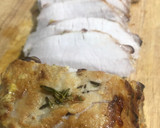 Foto del paso 6 de la receta: Lomo de cerdo al horno con salsa de mostaza, naranja y romero