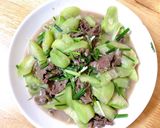 Hình bước làm 2 của món Mướp xào thịt bò