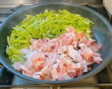 炒扁豆和五花肉片的食譜步驟3照片