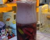 Hình bước làm 6 của món Rượu vang mix trái cây uống đẹp da dễ ngủ nhé chị em <3