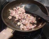 A picture of step 2 of Spaghetti Alla Carbonara.