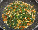 Foto del paso 1 de la receta: Revuelto de merluza con verduras