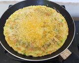 Foto langkah ke 2 dari resep Telur dadar sayuran tabur keju.