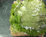 A picture of step 7 of Bread lettuce roll with cream and pumpkin seeds Green chutney.