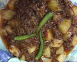 A picture of step 4 of Aloo keema.