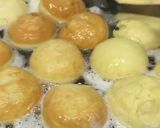 Foto langkah ke 8 dari resep Donat Montok Nan Lembut.