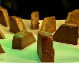 A picture of step 3 of Kunafa Chocolate.