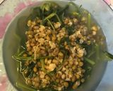 Foto langkah ke 3 dari resep Sayur kangkung kacang hijau.