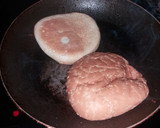 Foto del paso 4 de la receta: Hamburguesa con cebolla caramelizada