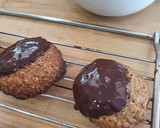 Foto del paso 5 de la receta: Cookies de avena con jengibre y chocolate puro